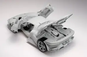 Ferrari Daytona SP3 1:8 by Amalgam - Foto