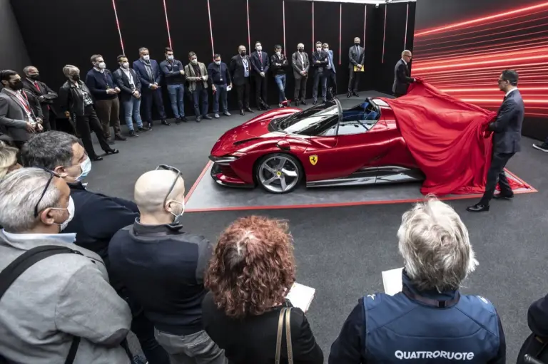 Ferrari Daytona SP3 - Foto Ufficiali  - 12