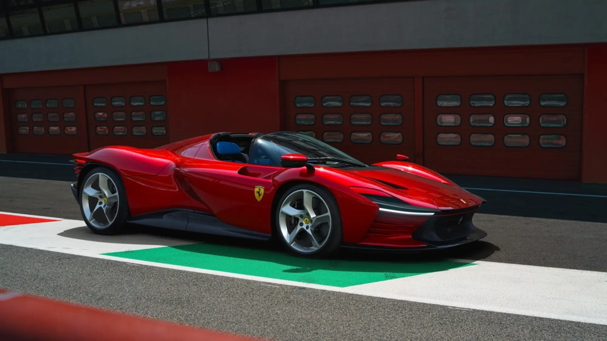 Ferrari Daytona SP3 - Foto Ufficiali  - 1