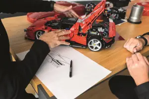 Ferrari Daytona SP3 LEGO Technic - 12