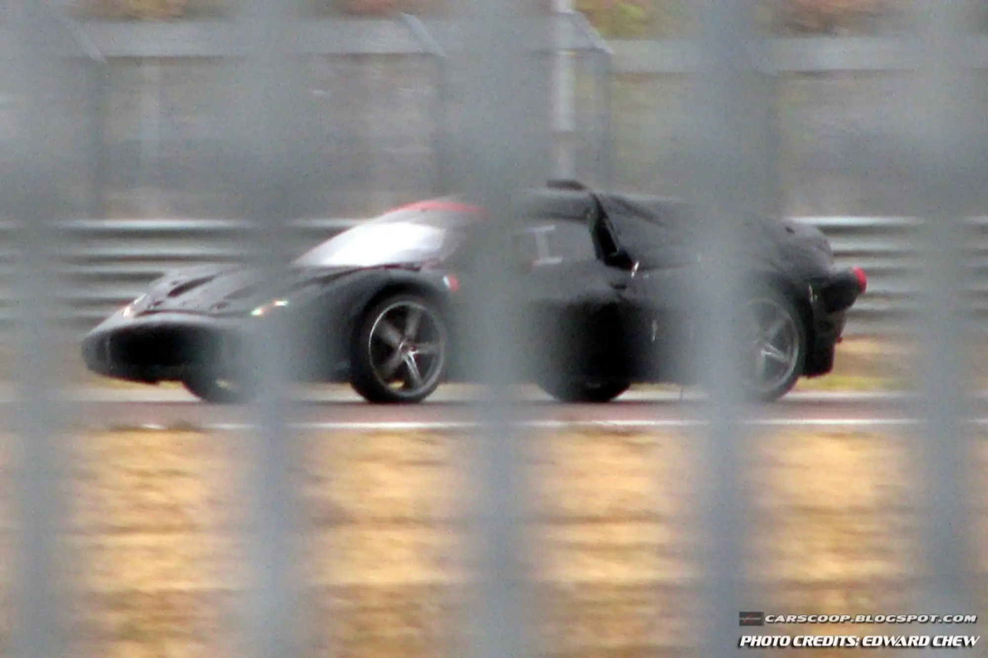 Ferrari Enzo 2012 - Foto spia 29-12-2011 - 6