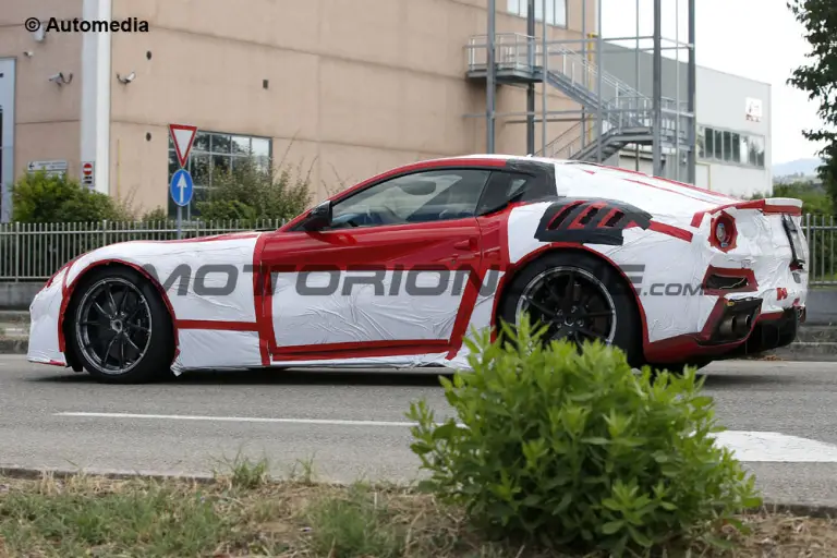 Ferrari F12 GTO - Foto spia 18-08-2015 - 6