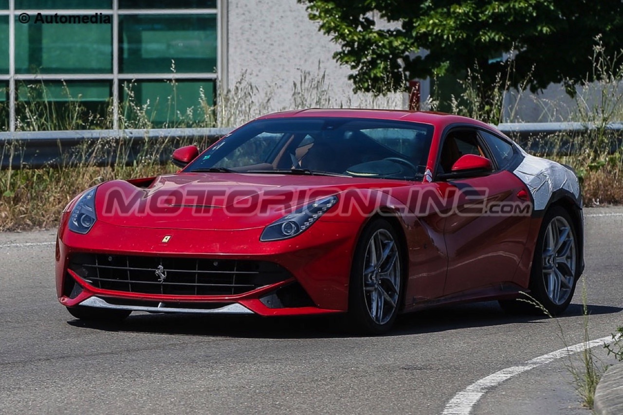 Ferrari F12 M - Foto spia 04-06-2015