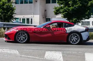 Ferrari F12 M - Foto spia 04-06-2015