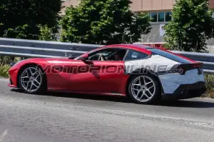 Ferrari F12 M - Foto spia 04-06-2015 - 6