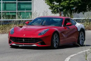 Ferrari F12 M - foto spia (giugno 2015)