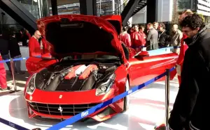 Ferrari F12berlinetta live