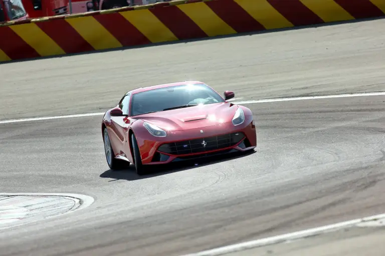 Ferrari F12berlinetta nuove immagini - 26