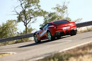 Ferrari F12berlinetta nuove immagini - 30