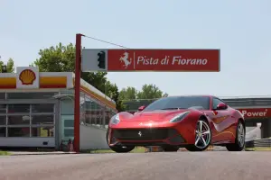 Ferrari F12berlinetta nuove immagini