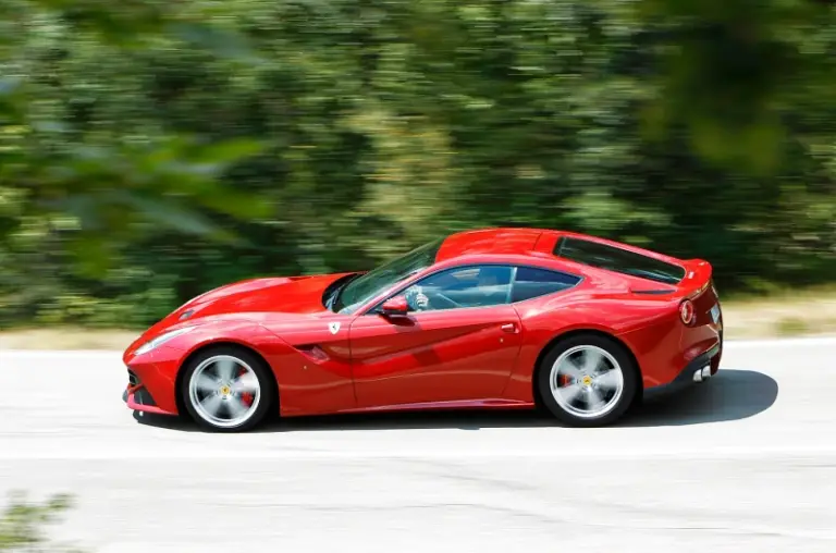 Ferrari F12berlinetta nuove immagini - 37