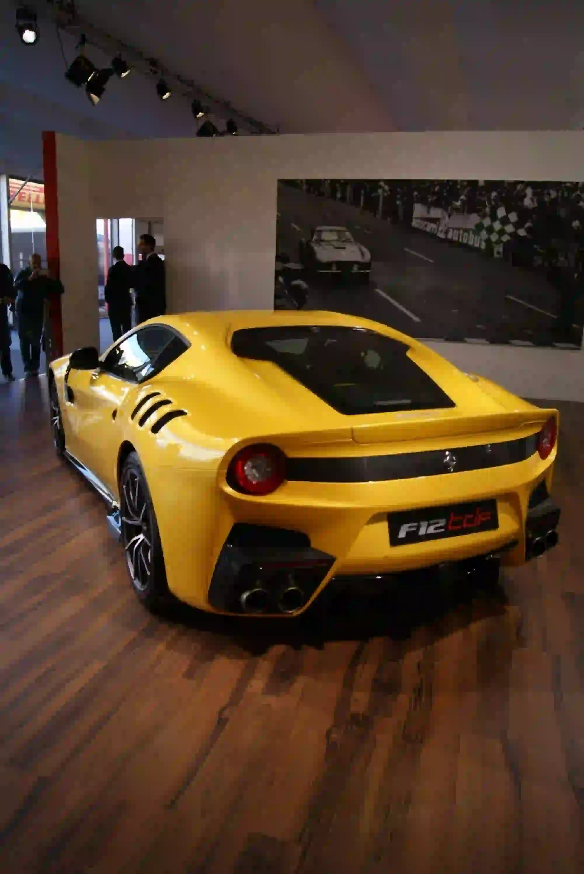 Ferrari F12tdf - 32
