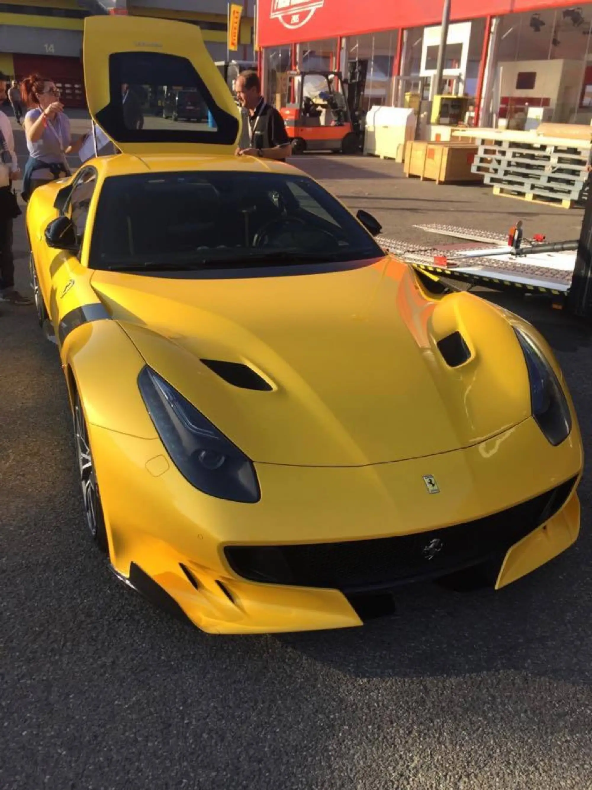 Ferrari F12tdf - altre foto della esclusiva supercar di Maranello - 7