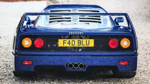 Ferrari F40 blu