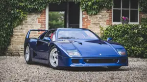 Ferrari F40 blu