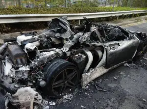 Ferrari F430 in fiamme
