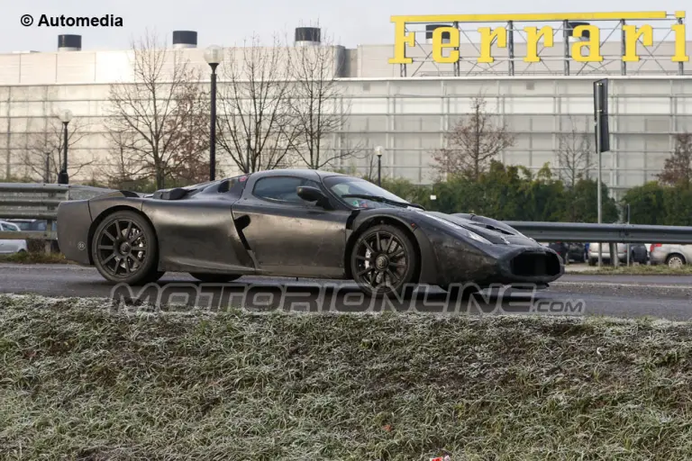 Ferrari F70 - Foto spia 28-01-2013 - 2