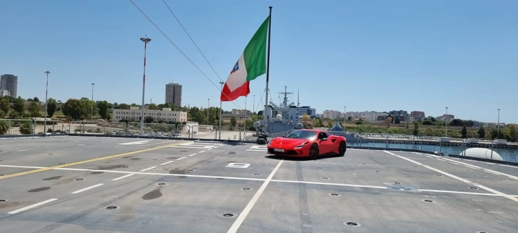 Ferrari F8 Tributo - Portaerei Garibaldi - 7
