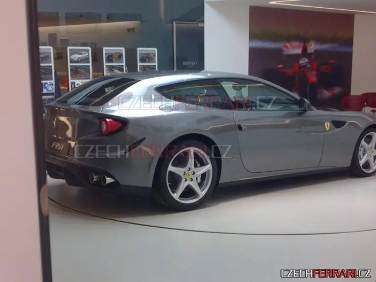 Ferrari FF nuove immagini - 1