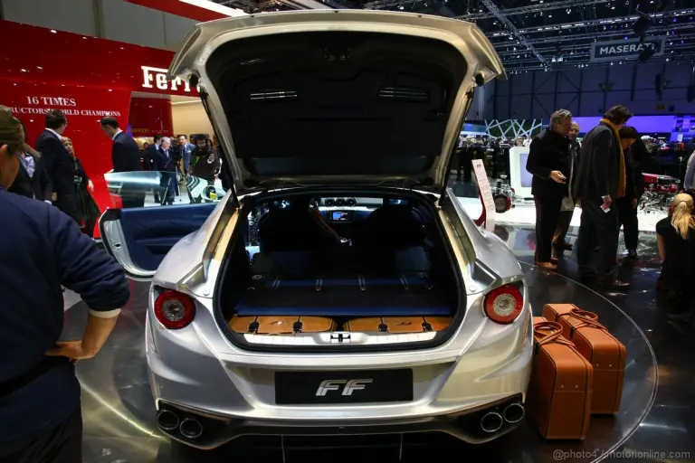 Ferrari FF Salone di Ginevra 2011 - 13