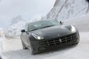 Ferrari FF sulle nevi delle Dolomiti - 1