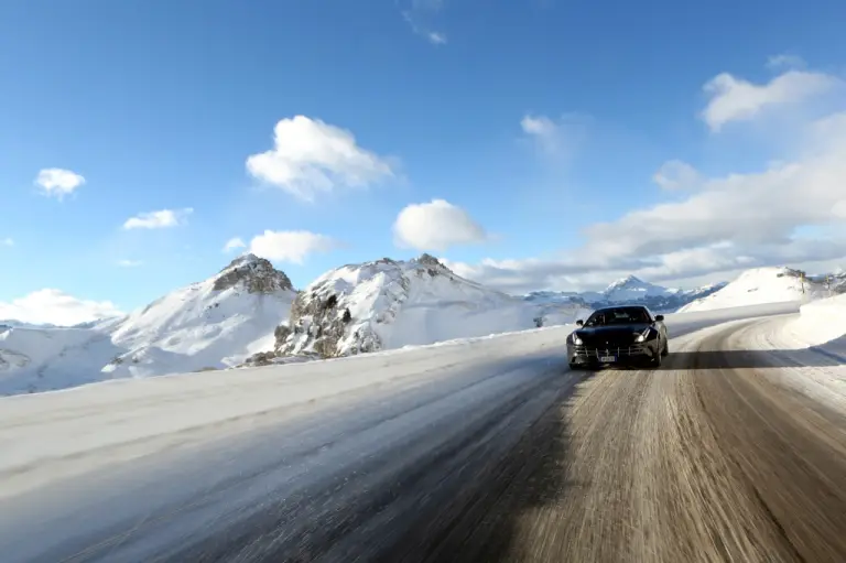 Ferrari FF sulle nevi delle Dolomiti - 3