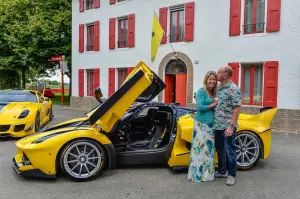 Ferrari FXX K gialla - regalo di compleanno di Benjamin Sloss, executive di Google, alla moglie Christine - 3