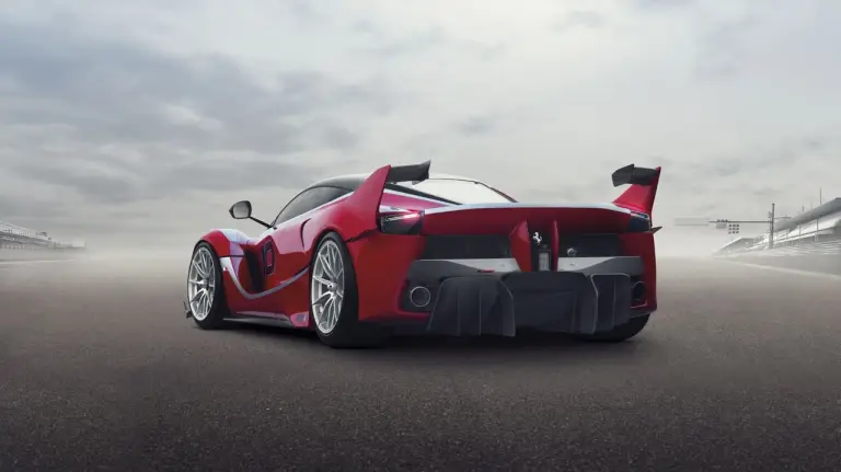 Ferrari FXX K - la bellezza delle prestazioni - 17