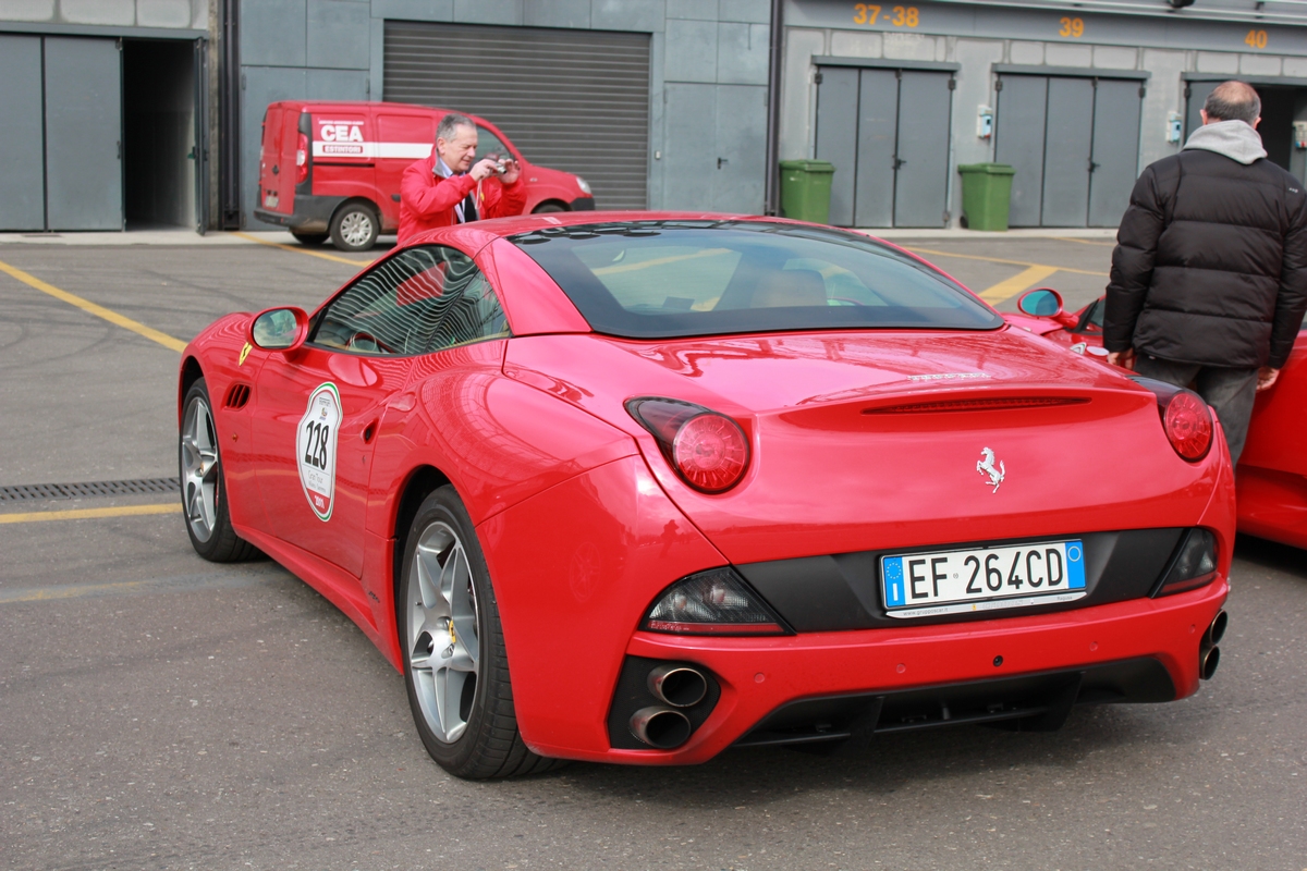 Ferrari Gran Tour Milano - Sanremo 2011