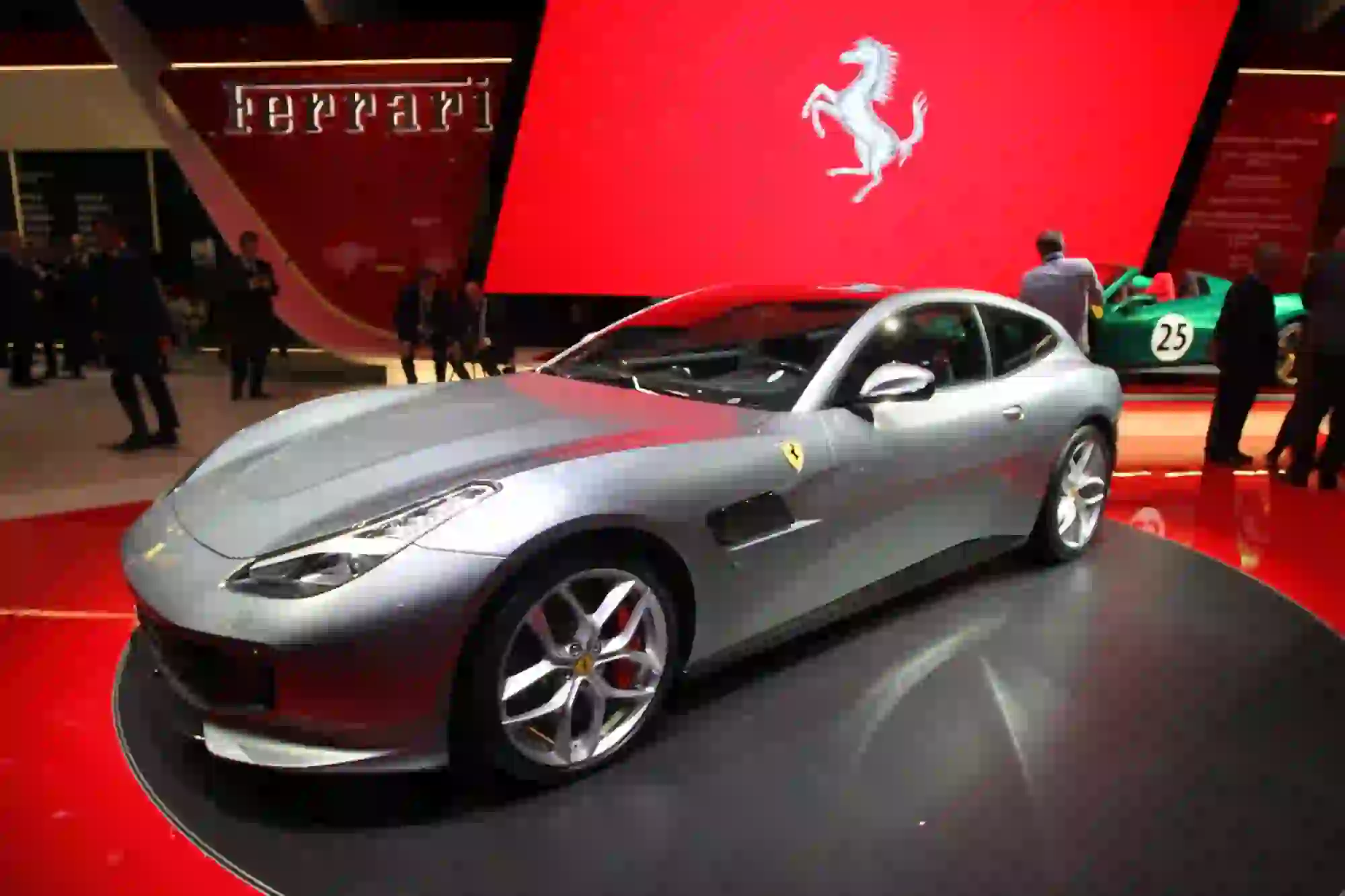 Ferrari GTC4 Lusso T - Salone di Parigi 2016 - 3