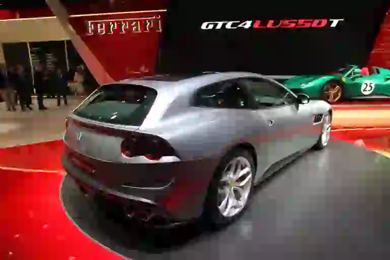 Ferrari GTC4 Lusso T - Salone di Parigi 2016 - 11