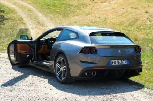 Ferrari GTC4Lusso - Prova su strada 2017