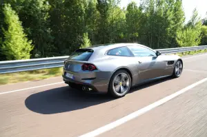 Ferrari GTC4Lusso - Prova su strada 2017