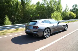 Ferrari GTC4Lusso - Prova su strada 2017