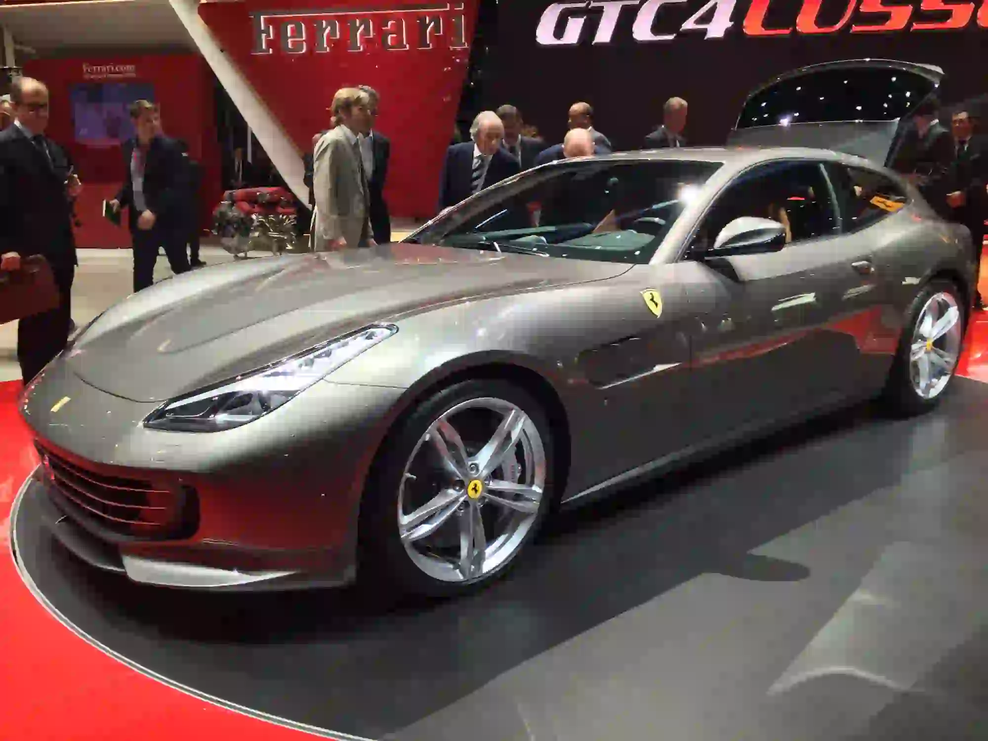 Ferrari GTC4Lusso - Salone di Ginevra 2016 - 1