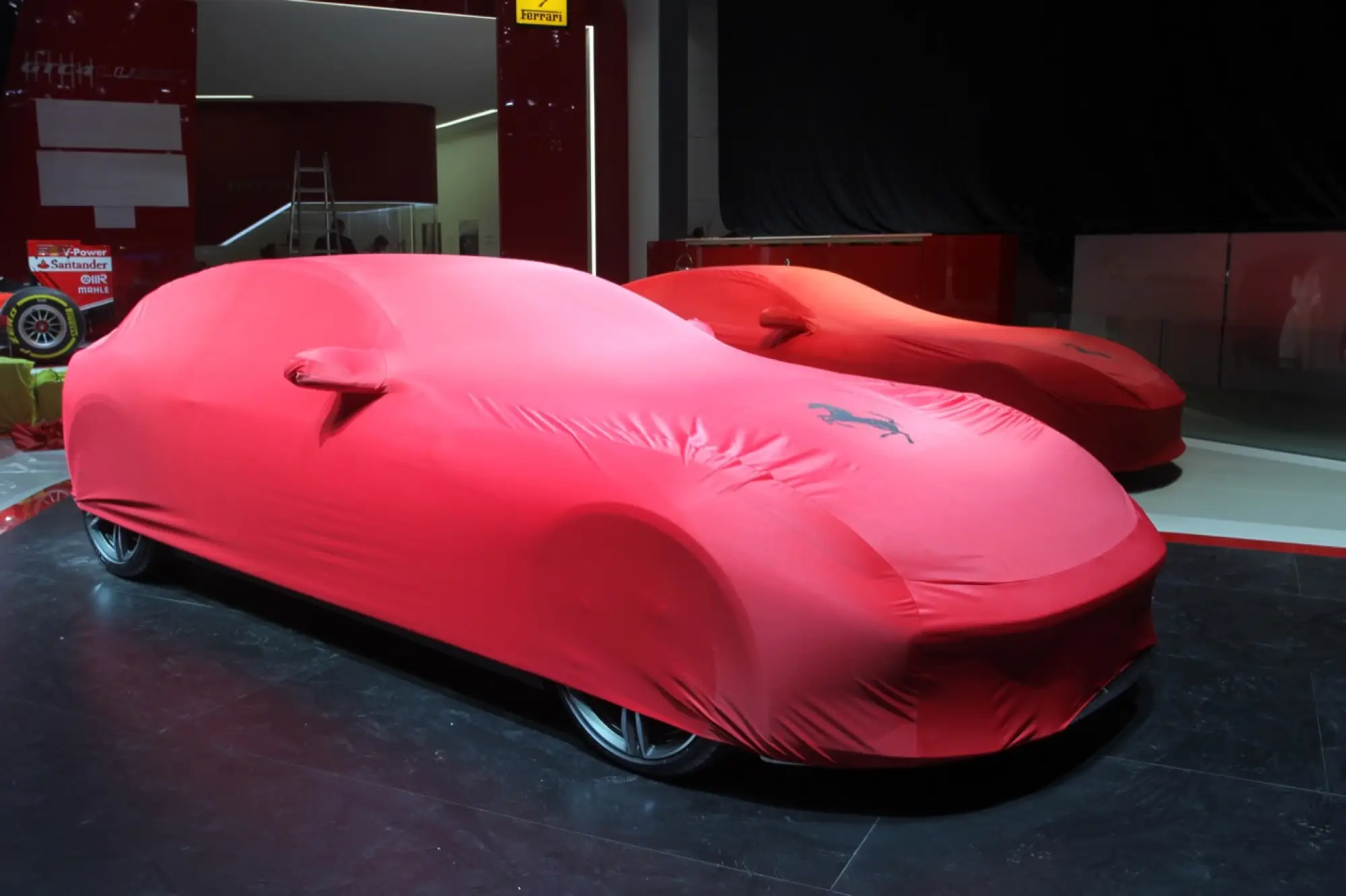Ferrari GTC4Lusso - Salone di Ginevra 2016 - 5