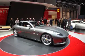 Ferrari GTC4Lusso - Salone di Ginevra 2016 - 13