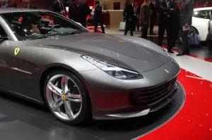 Ferrari GTC4Lusso - Salone di Ginevra 2016 - 14