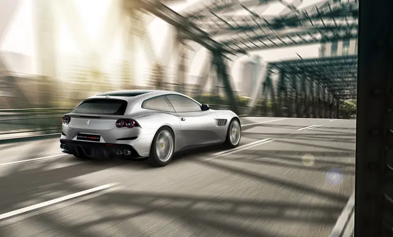 Ferrari GTC4Lusso T - 2