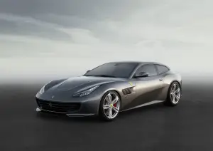 Ferrari GTC4Lusso - 1