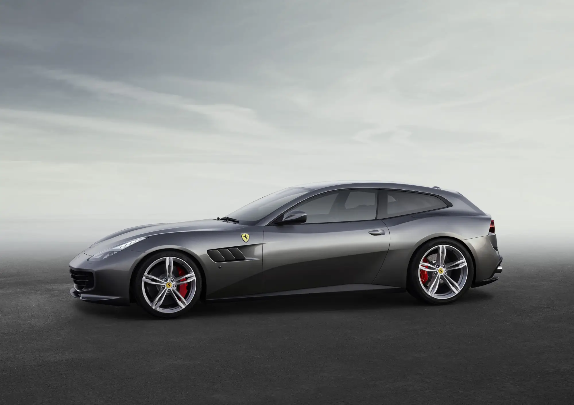 Ferrari GTC4Lusso - 7