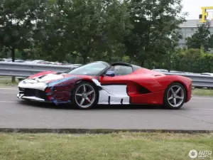 Ferrari LaFerrari Aperta - Foto spia 12-07-2016