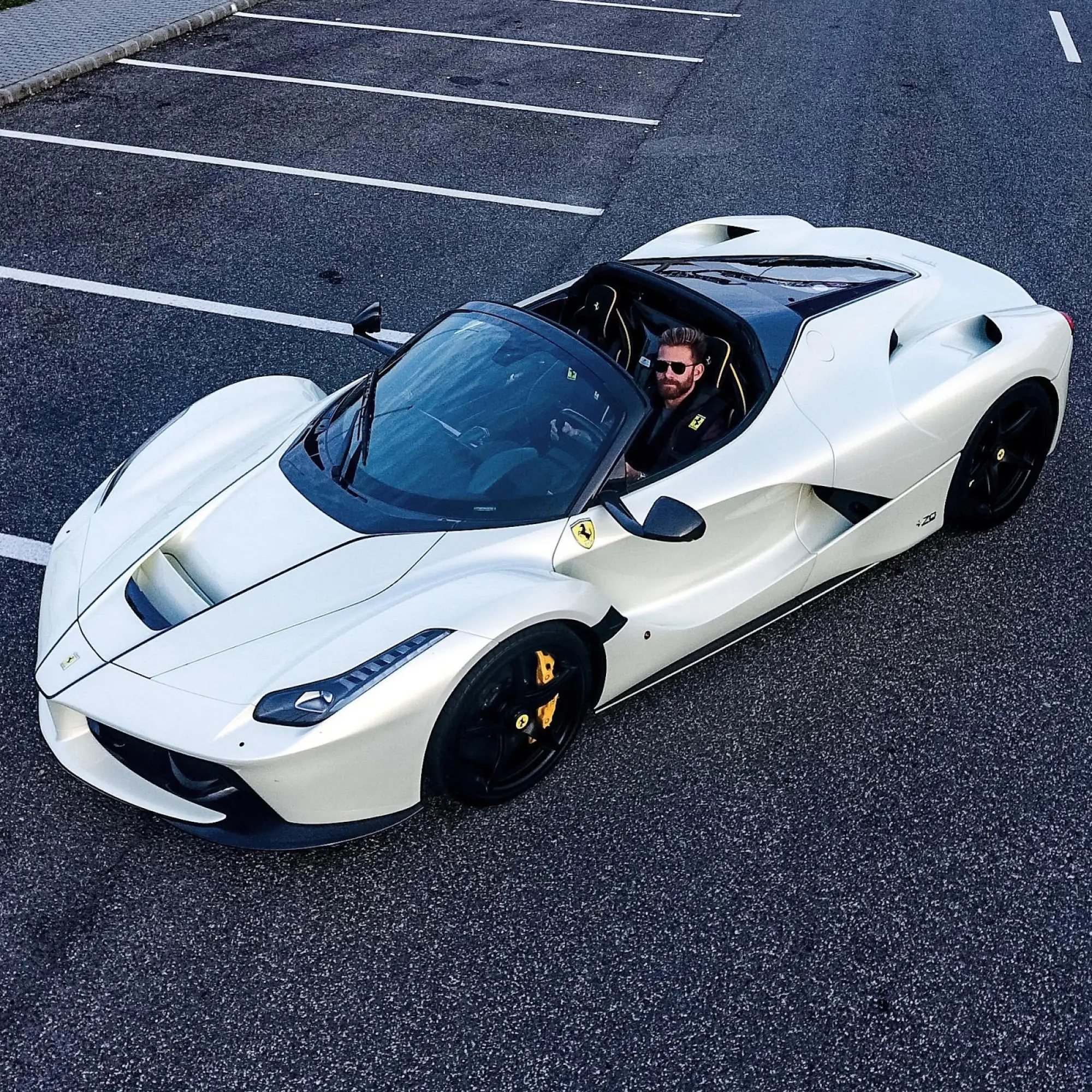 Ferrari LaFerrari Aperta - Josh Cartu - 15