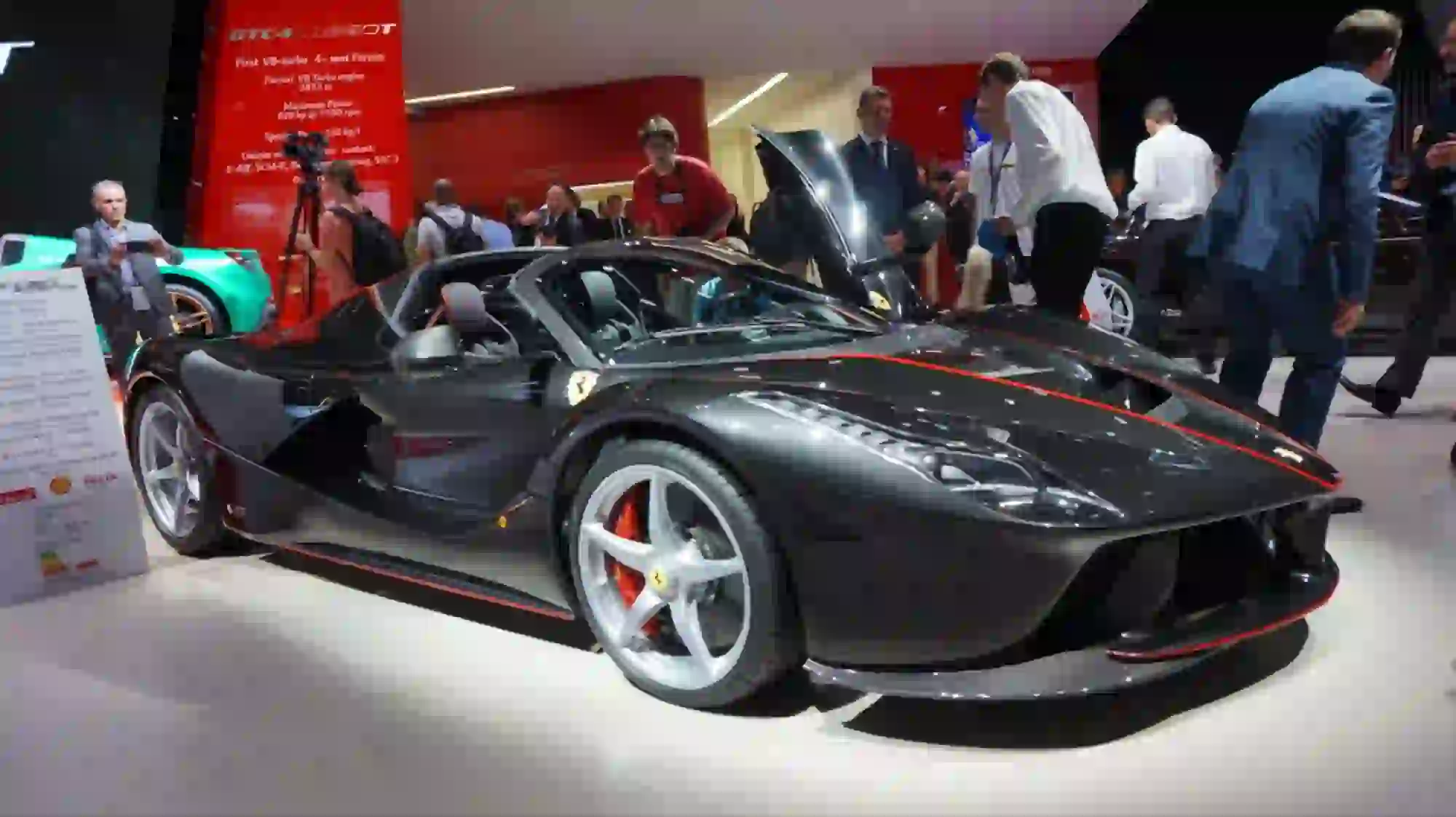 Ferrari LaFerrari Aperta - Salone di Parigi 2016 - 1