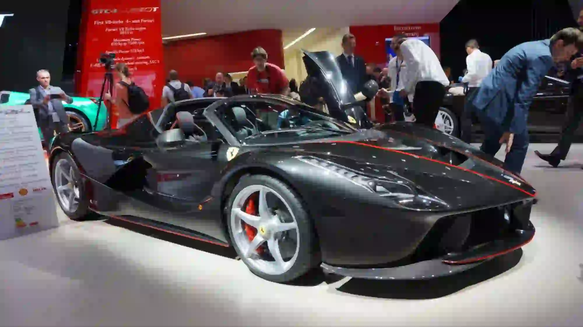 Ferrari LaFerrari Aperta - Salone di Parigi 2016 - 2