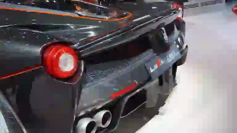 Ferrari LaFerrari Aperta - Salone di Parigi 2016 - 17