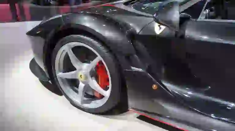 Ferrari LaFerrari Aperta - Salone di Parigi 2016 - 21