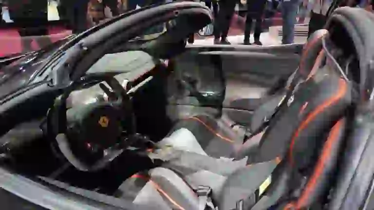 Ferrari LaFerrari Aperta - Salone di Parigi 2016 - 32