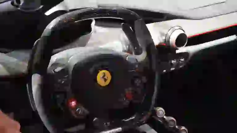 Ferrari LaFerrari Aperta - Salone di Parigi 2016 - 34