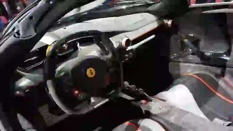 Ferrari LaFerrari Aperta - Salone di Parigi 2016 - 38